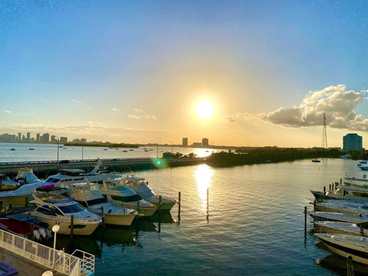 Deluxe Waterfront One Bedroom Apartment With Miami Skyline View, Free Parking 5 Mins Drive To Miami Beach Dış mekan fotoğraf