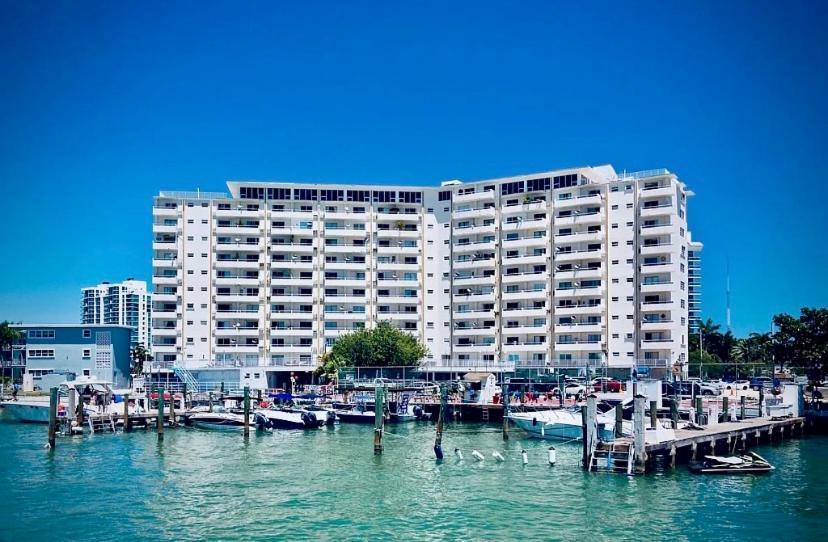 Deluxe Waterfront One Bedroom Apartment With Miami Skyline View, Free Parking 5 Mins Drive To Miami Beach Dış mekan fotoğraf